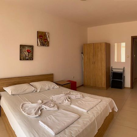 Grand Kamelia Apartments Slăntjev Brjag Exteriör bild
