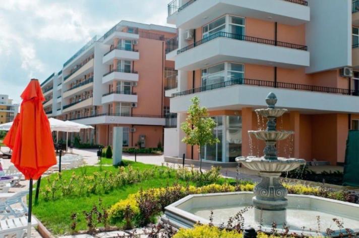 Grand Kamelia Apartments Slăntjev Brjag Exteriör bild