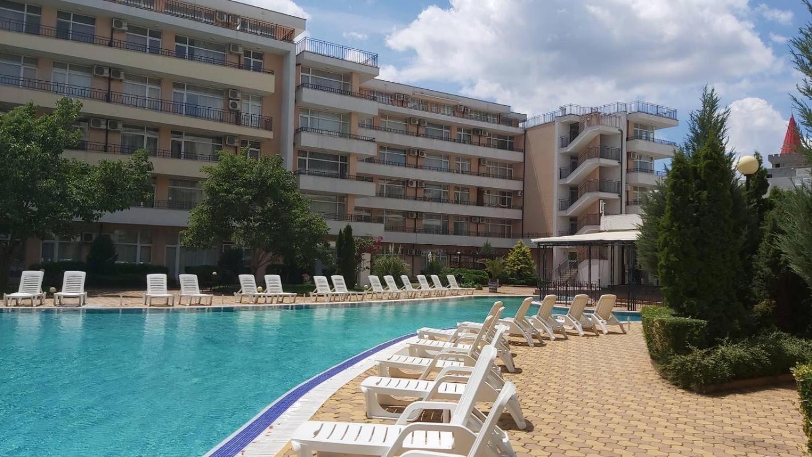 Grand Kamelia Apartments Slăntjev Brjag Exteriör bild
