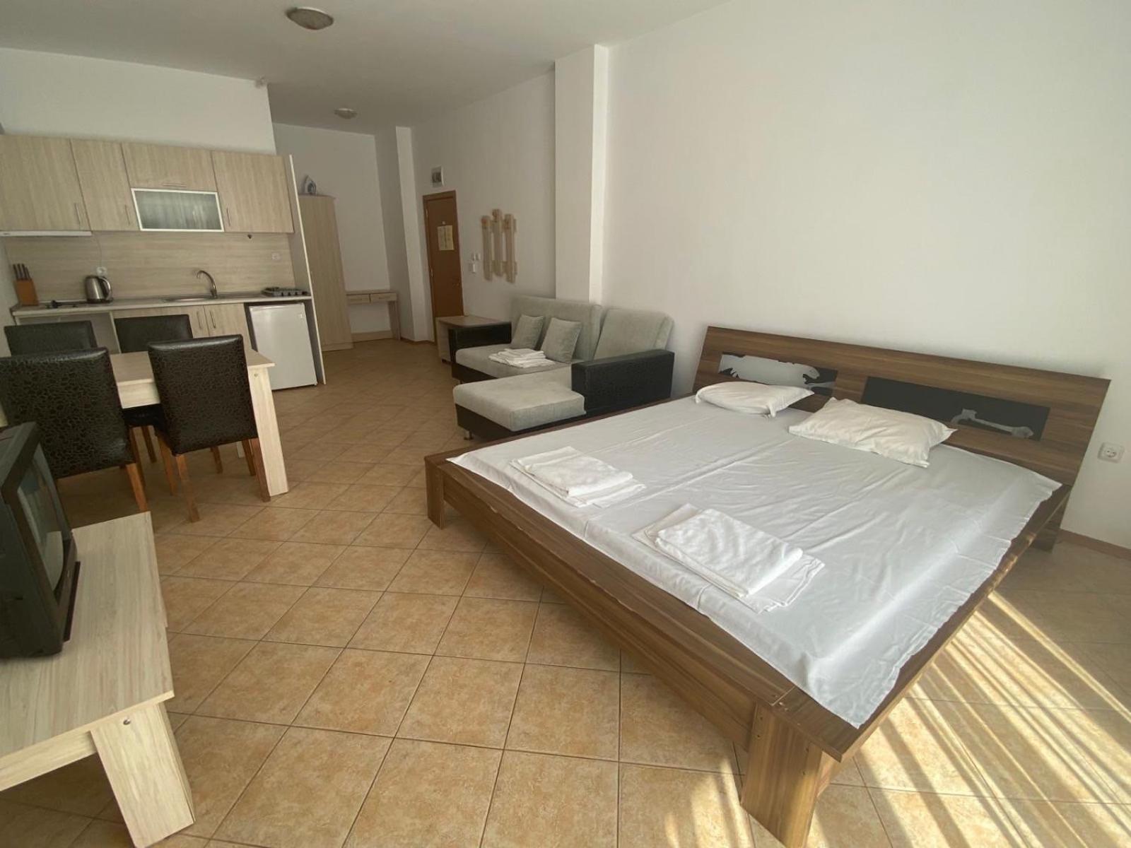 Grand Kamelia Apartments Slăntjev Brjag Exteriör bild