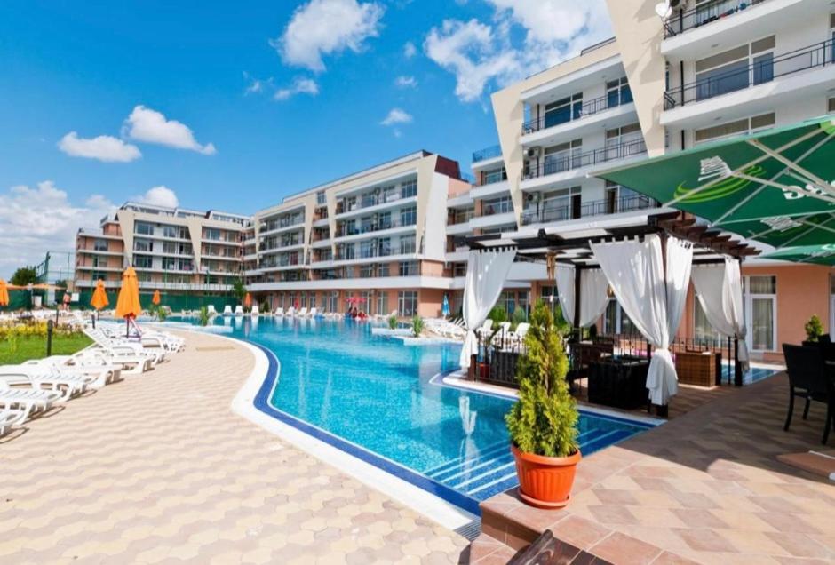 Grand Kamelia Apartments Slăntjev Brjag Exteriör bild